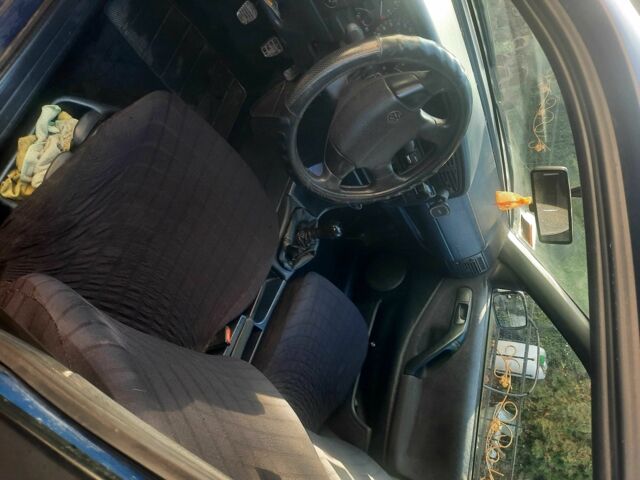 Синий Фольксваген Пассат СС, объемом двигателя 2 л и пробегом 300 тыс. км за 2100 $, фото 9 на Automoto.ua