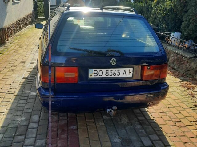 Синий Фольксваген Пассат СС, объемом двигателя 2 л и пробегом 300 тыс. км за 2100 $, фото 4 на Automoto.ua