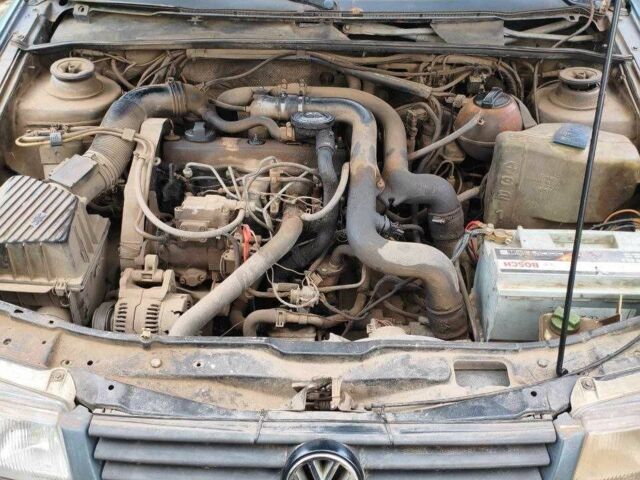 Синий Фольксваген Пассат СС, объемом двигателя 0 л и пробегом 200 тыс. км за 724 $, фото 7 на Automoto.ua