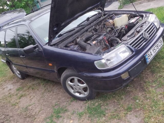 Синий Фольксваген Пассат СС, объемом двигателя 1.8 л и пробегом 350 тыс. км за 1680 $, фото 3 на Automoto.ua