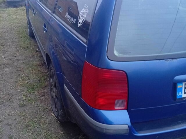 Синій Фольксваген Пассат СС, об'ємом двигуна 1.9 л та пробігом 325 тис. км за 3100 $, фото 1 на Automoto.ua