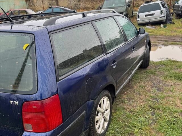 Синій Фольксваген Пассат СС, об'ємом двигуна 1 л та пробігом 500 тис. км за 1400 $, фото 2 на Automoto.ua