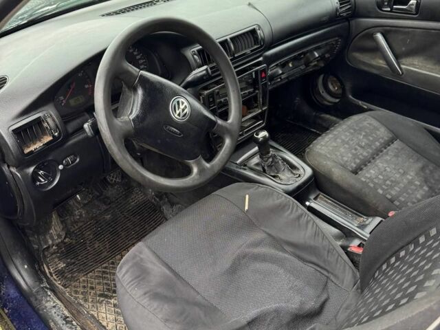 Синій Фольксваген Пассат СС, об'ємом двигуна 1 л та пробігом 500 тис. км за 1400 $, фото 3 на Automoto.ua