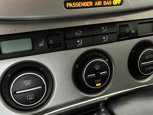 Синій Фольксваген Пассат СС, об'ємом двигуна 2 л та пробігом 340 тис. км за 5600 $, фото 14 на Automoto.ua