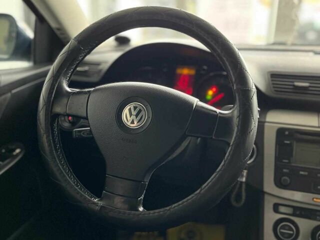 Синій Фольксваген Пассат СС, об'ємом двигуна 2 л та пробігом 340 тис. км за 5600 $, фото 10 на Automoto.ua