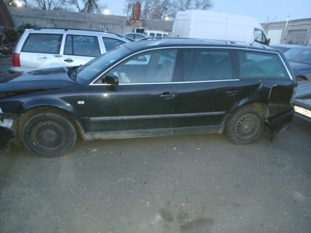 Синий Фольксваген Пассат СС, объемом двигателя 2 л и пробегом 200 тыс. км за 1700 $, фото 2 на Automoto.ua