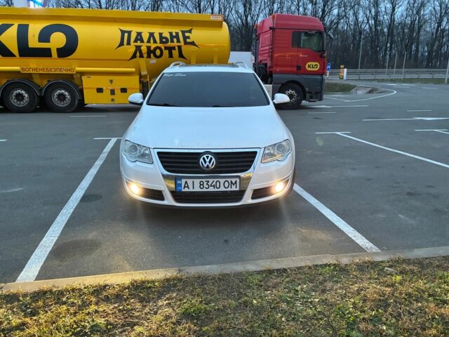 Білий Фольксваген Пассат Варіант, об'ємом двигуна 2 л та пробігом 360 тис. км за 8600 $, фото 2 на Automoto.ua