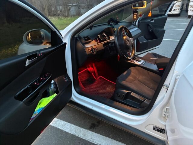 Білий Фольксваген Пассат Варіант, об'ємом двигуна 2 л та пробігом 360 тис. км за 8600 $, фото 9 на Automoto.ua