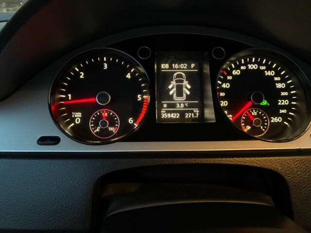 Білий Фольксваген Пассат Варіант, об'ємом двигуна 2 л та пробігом 360 тис. км за 8600 $, фото 6 на Automoto.ua