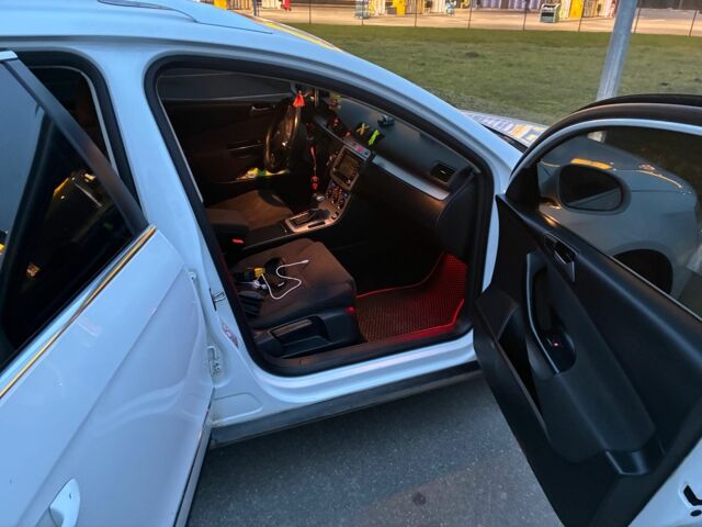 Білий Фольксваген Пассат Варіант, об'ємом двигуна 2 л та пробігом 360 тис. км за 8600 $, фото 11 на Automoto.ua