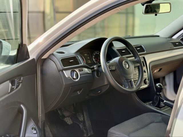 Белый Фольксваген Пассат Вариант, объемом двигателя 1.8 л и пробегом 207 тыс. км за 8290 $, фото 6 на Automoto.ua