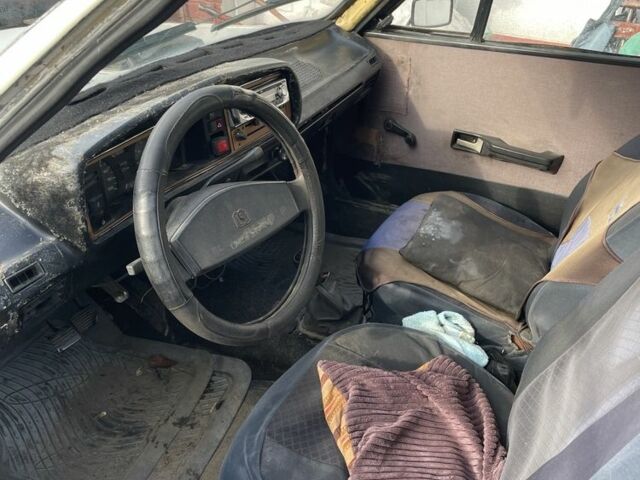 Фольксваген Пассат Вариант 1979 в Черновцах на Automoto.ua Белый Фольксваген Пассат Вариант, объемом двигателя 0 л и пробегом 650 тыс. км за 550 $, фото 5 на Automoto.ua