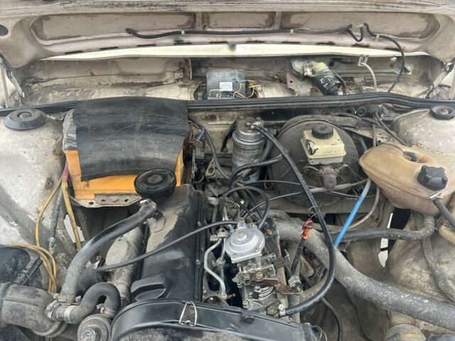 Белый Фольксваген Пассат Вариант, объемом двигателя 1.6 л и пробегом 380 тыс. км за 1100 $, фото 3 на Automoto.ua