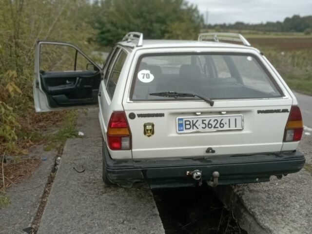 Білий Фольксваген Пассат Варіант, об'ємом двигуна 2.2 л та пробігом 100 тис. км за 600 $, фото 4 на Automoto.ua