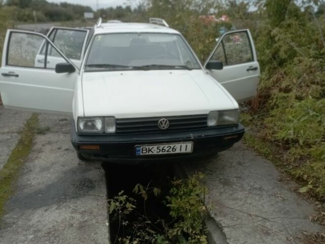 Білий Фольксваген Пассат Варіант, об'ємом двигуна 2.2 л та пробігом 100 тис. км за 600 $, фото 5 на Automoto.ua