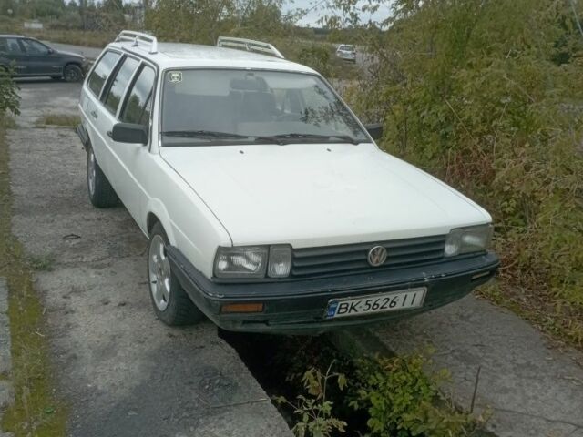 Білий Фольксваген Пассат Варіант, об'ємом двигуна 2.2 л та пробігом 100 тис. км за 600 $, фото 1 на Automoto.ua