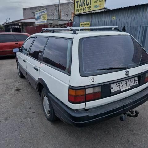 Белый Фольксваген Пассат Вариант, объемом двигателя 2 л и пробегом 400 тыс. км за 1537 $, фото 3 на Automoto.ua