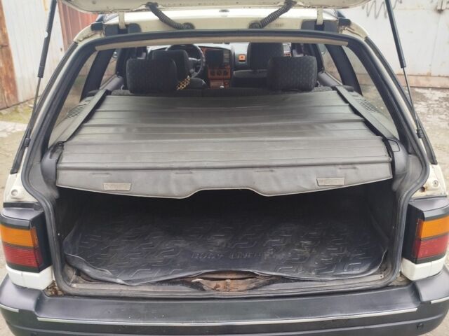 Белый Фольксваген Пассат Вариант, объемом двигателя 1.6 л и пробегом 500 тыс. км за 1600 $, фото 4 на Automoto.ua