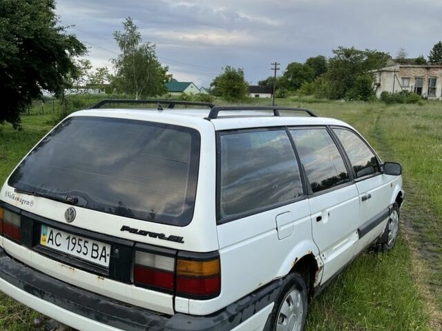 Белый Фольксваген Пассат Вариант, объемом двигателя 1.6 л и пробегом 440 тыс. км за 1300 $, фото 5 на Automoto.ua