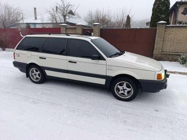 Белый Фольксваген Пассат Вариант, объемом двигателя 1.6 л и пробегом 280 тыс. км за 2899 $, фото 4 на Automoto.ua