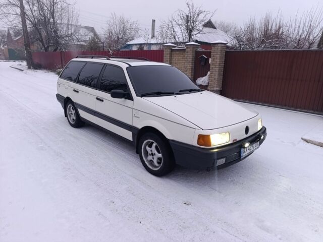 Белый Фольксваген Пассат Вариант, объемом двигателя 1.6 л и пробегом 280 тыс. км за 2899 $, фото 2 на Automoto.ua