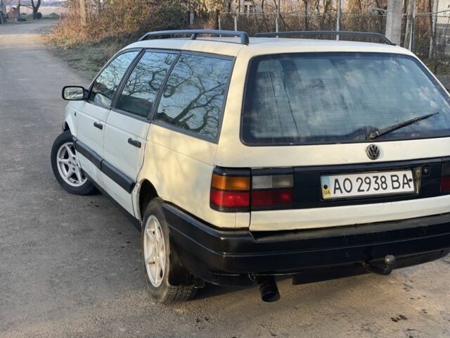 Білий Фольксваген Пассат Варіант, об'ємом двигуна 1.6 л та пробігом 35 тис. км за 1500 $, фото 6 на Automoto.ua