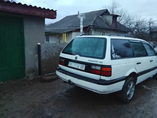 Белый Фольксваген Пассат Вариант, объемом двигателя 0 л и пробегом 380 тыс. км за 1100 $, фото 3 на Automoto.ua