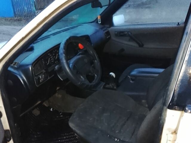 Белый Фольксваген Пассат Вариант, объемом двигателя 0 л и пробегом 380 тыс. км за 1100 $, фото 4 на Automoto.ua