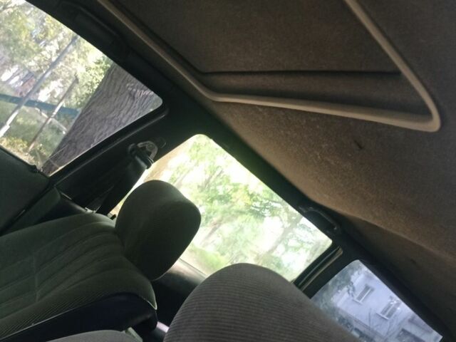 Белый Фольксваген Пассат Вариант, объемом двигателя 1.6 л и пробегом 370 тыс. км за 1850 $, фото 5 на Automoto.ua