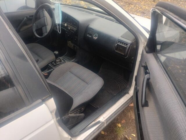 Білий Фольксваген Пассат Варіант, об'ємом двигуна 1.8 л та пробігом 255 тис. км за 925 $, фото 5 на Automoto.ua