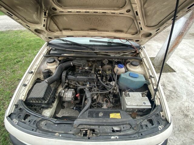 Белый Фольксваген Пассат Вариант, объемом двигателя 1.6 л и пробегом 85 тыс. км за 2300 $, фото 1 на Automoto.ua