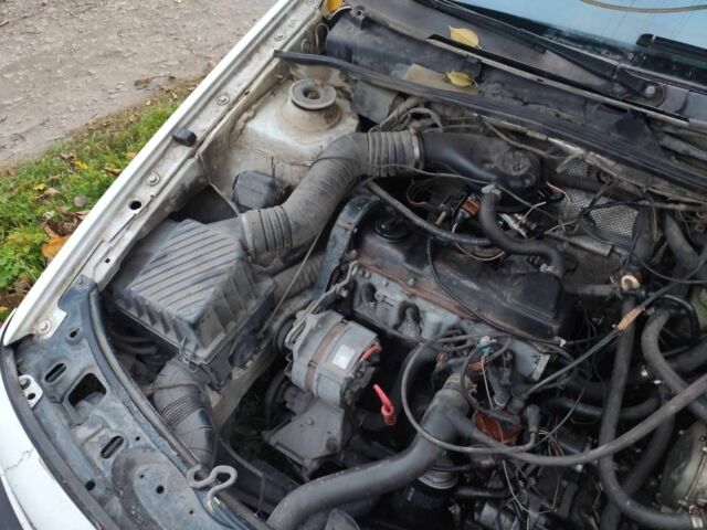 Фольксваген Пассат Вариант 1990 в Дубно на Automoto.ua Белый Фольксваген Пассат Вариант, объемом двигателя 1.8 л и пробегом 250 тыс. км за 1250 $, фото 3 на Automoto.ua