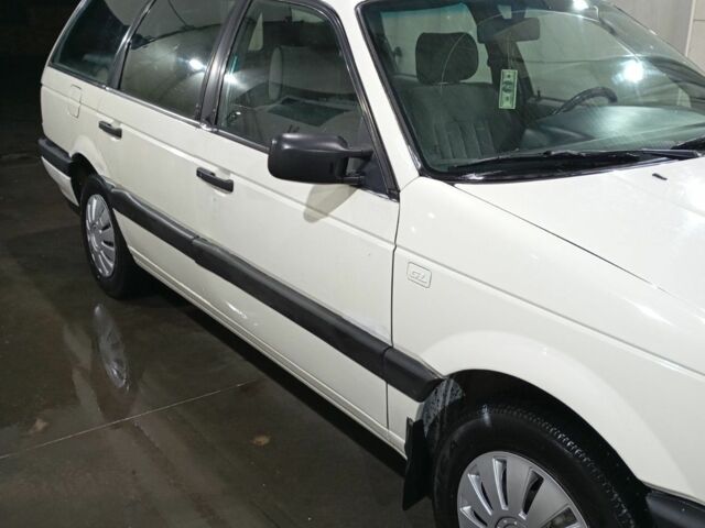 Білий Фольксваген Пассат Варіант, об'ємом двигуна 1.8 л та пробігом 258 тис. км за 2000 $, фото 8 на Automoto.ua