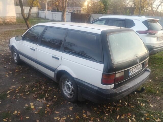 Білий Фольксваген Пассат Варіант, об'ємом двигуна 1.8 л та пробігом 255 тис. км за 925 $, фото 2 на Automoto.ua