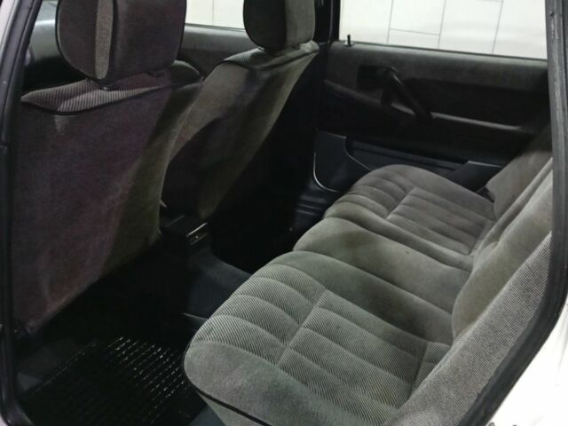 Білий Фольксваген Пассат Варіант, об'ємом двигуна 1.8 л та пробігом 258 тис. км за 2000 $, фото 2 на Automoto.ua