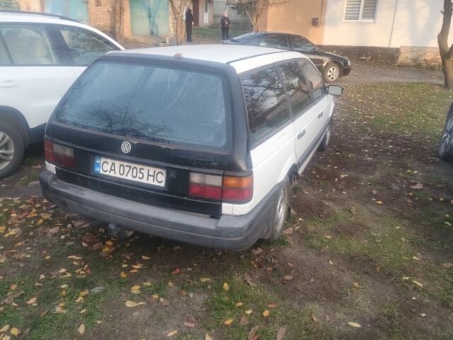 Білий Фольксваген Пассат Варіант, об'ємом двигуна 1.8 л та пробігом 255 тис. км за 925 $, фото 3 на Automoto.ua