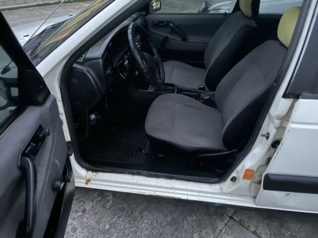 Белый Фольксваген Пассат Вариант, объемом двигателя 1.6 л и пробегом 263 тыс. км за 1200 $, фото 4 на Automoto.ua