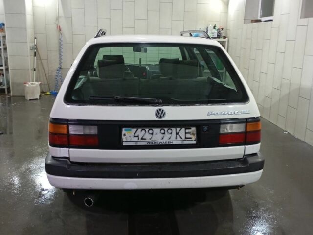 Білий Фольксваген Пассат Варіант, об'ємом двигуна 1.8 л та пробігом 258 тис. км за 2000 $, фото 4 на Automoto.ua