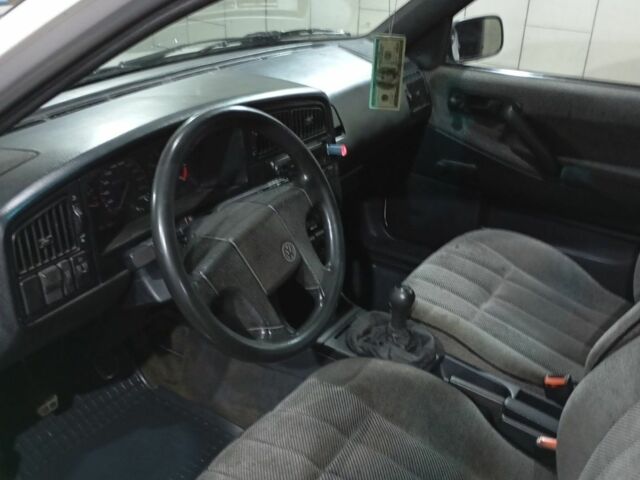 Білий Фольксваген Пассат Варіант, об'ємом двигуна 1.8 л та пробігом 258 тис. км за 2000 $, фото 6 на Automoto.ua