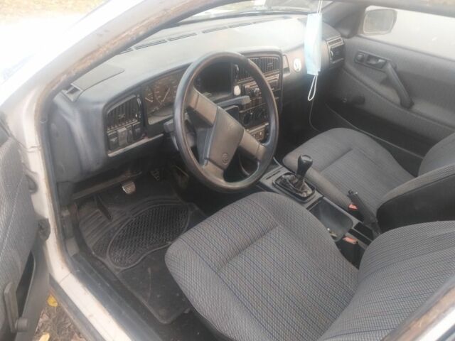 Білий Фольксваген Пассат Варіант, об'ємом двигуна 1.8 л та пробігом 255 тис. км за 925 $, фото 4 на Automoto.ua