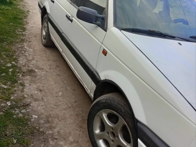 Білий Фольксваген Пассат Варіант, об'ємом двигуна 1.8 л та пробігом 145 тис. км за 1350 $, фото 3 на Automoto.ua