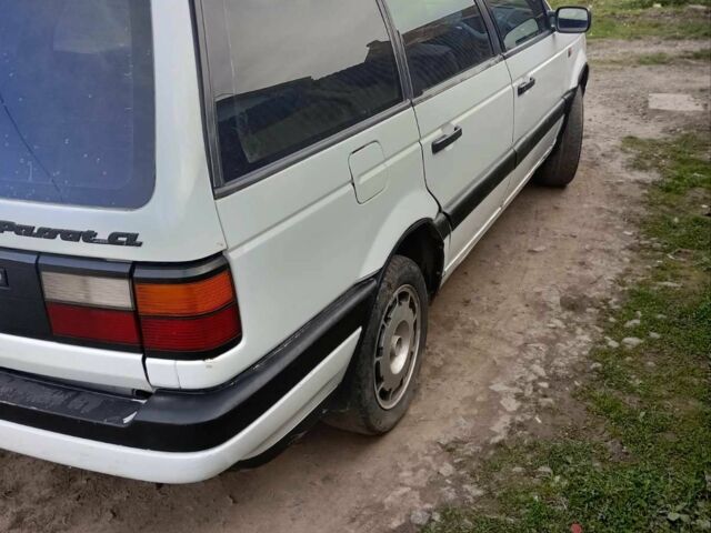 Білий Фольксваген Пассат Варіант, об'ємом двигуна 1.8 л та пробігом 145 тис. км за 1350 $, фото 2 на Automoto.ua