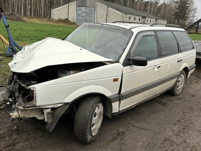 Білий Фольксваген Пассат Варіант, об'ємом двигуна 0 л та пробігом 300 тис. км за 800 $, фото 3 на Automoto.ua