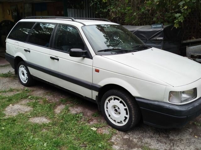 Фольксваген Пассат Вариант 1992 в Львове на Automoto.ua Белый Фольксваген Пассат Вариант, объемом двигателя 0 л и пробегом 250 тыс. км за 1000 $, фото 2 на Automoto.ua