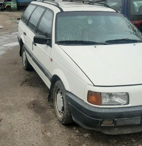 Белый Фольксваген Пассат Вариант, объемом двигателя 2 л и пробегом 220 тыс. км за 1067 $, фото 5 на Automoto.ua