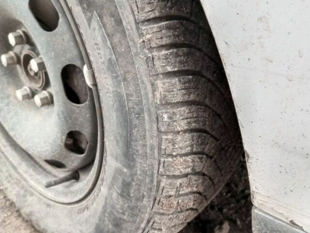 Белый Фольксваген Пассат Вариант, объемом двигателя 2 л и пробегом 300 тыс. км за 2300 $, фото 4 на Automoto.ua