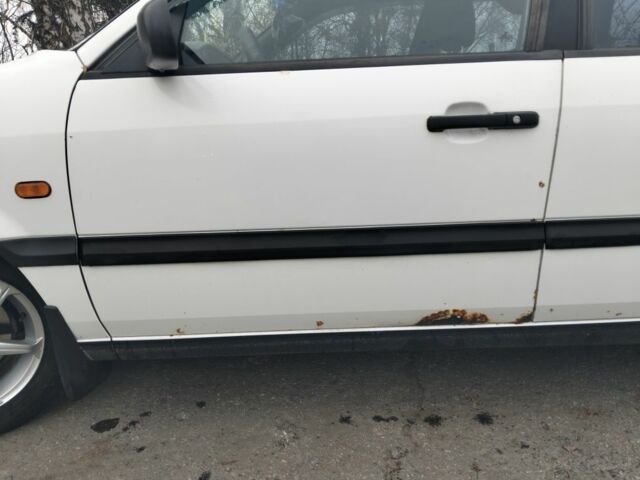 Білий Фольксваген Пассат Варіант, об'ємом двигуна 1.8 л та пробігом 531 тис. км за 2000 $, фото 7 на Automoto.ua