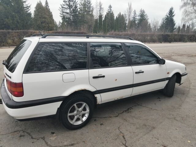 Білий Фольксваген Пассат Варіант, об'ємом двигуна 1.8 л та пробігом 531 тис. км за 2000 $, фото 3 на Automoto.ua