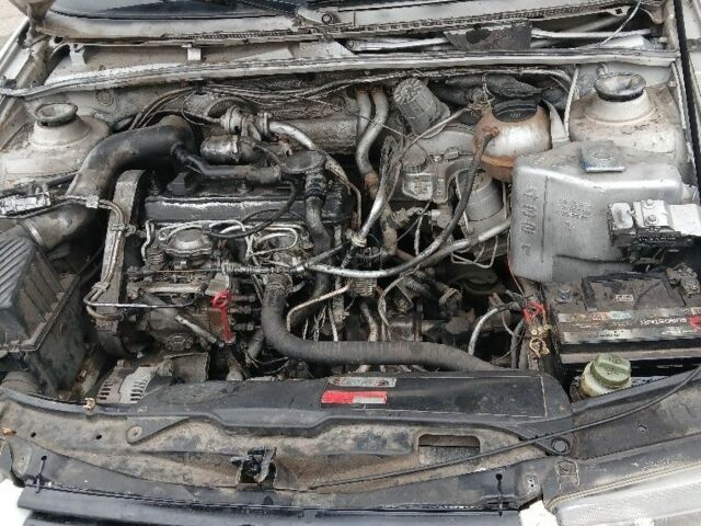 Белый Фольксваген Пассат Вариант, объемом двигателя 0 л и пробегом 420 тыс. км за 1800 $, фото 1 на Automoto.ua