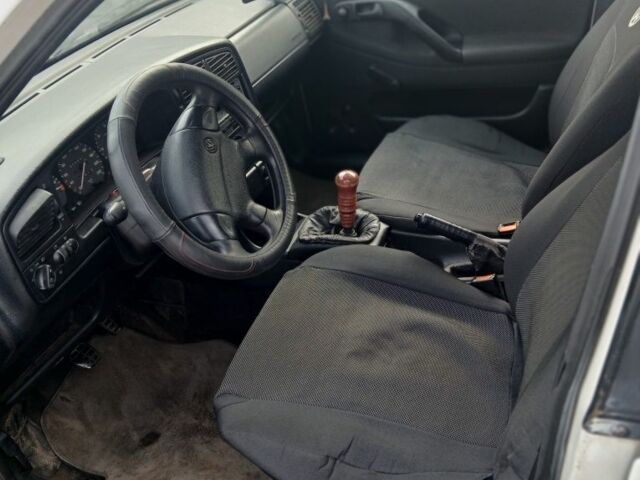 Белый Фольксваген Пассат Вариант, объемом двигателя 0 л и пробегом 420 тыс. км за 1800 $, фото 4 на Automoto.ua